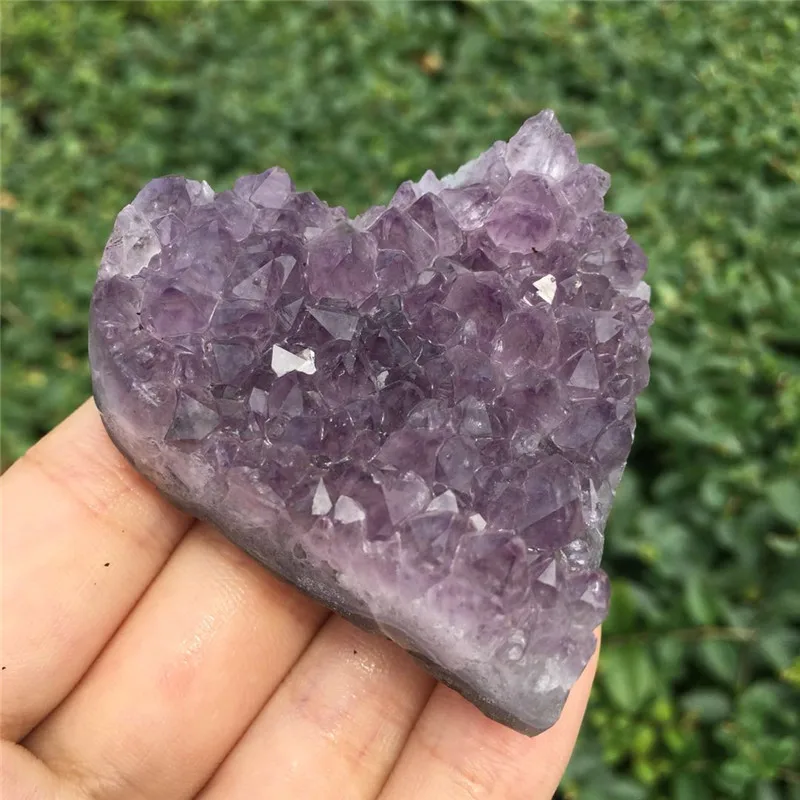 Natural Purple Crystal Heart-Shaped Quartz Crystal Heart Shaped Crystal Cluster Family Decoration
Natural Purple Crystal Heart-Shaped Quartz Crystal Heart Shaped Crystal Cluster Family Decoration