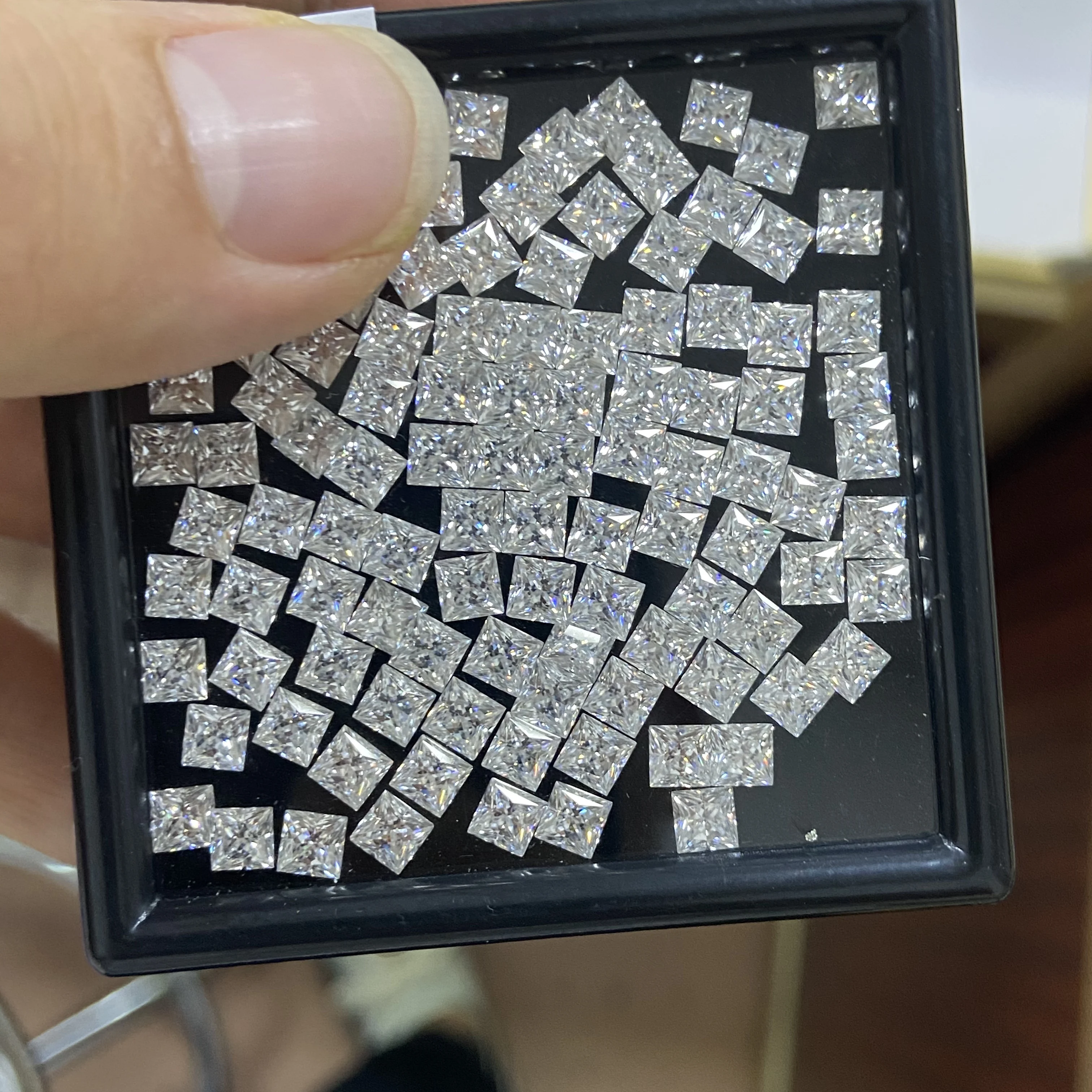 10pcs Per Bag 2x2mm Square Princess Cut Synthetic White Moissanite Jewelry VVS1 D Gemstone
10pcs Per Bag 2x2mm Square Princess Cut Synthetic White Moissanite Jewelry VVS1 D Gemstone
