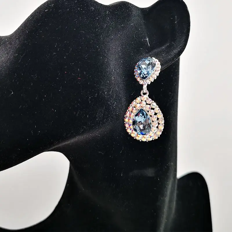 New Luxury 925 Sterling Silver Pin Earrings Women Austria Water Drop Crystal Stud Earrings Banquet Jewelry Fashion
New Luxury 925 Sterling Silver Pin Earrings Women Austria Water Drop Crystal Stud Earrings Banquet Jewelry Fashion