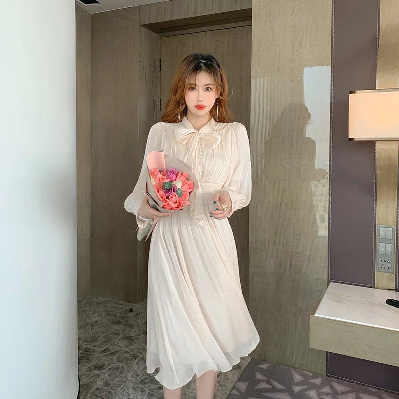 Popular 2021 New Spring Autumn Dress Women's Sweet Elegant Bow Collar High End Dresses Ladies Solid Pleated A-Line Vestidos
Popular 2021 New Spring Autumn Dress Women's Sweet Elegant Bow Collar High End Dresses Ladies Solid Pleated A-Line Vestidos