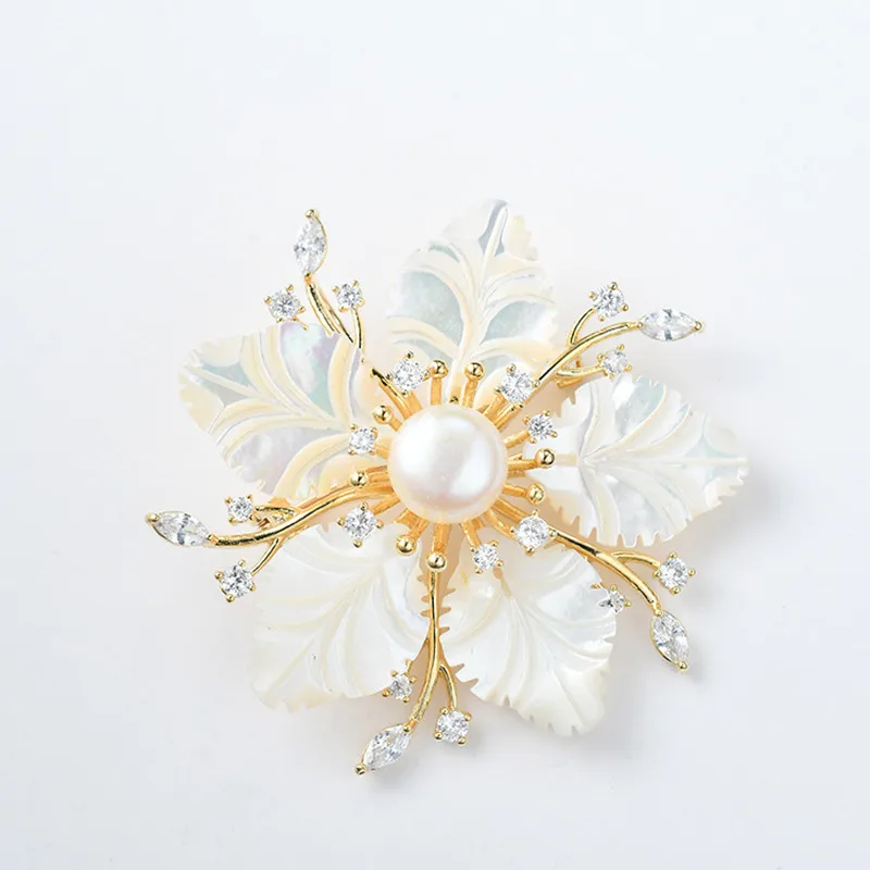 Light Luxury Fashion Ms. Austrian Crystal Jewelry Pearl Brooch Clothing Accessories Temperament Romantic Flower Wedding Broochs
Light Luxury Fashion Ms. Austrian Crystal Jewelry Pearl Brooch Clothing Accessories Temperament Romantic Flower Wedding Broochs
