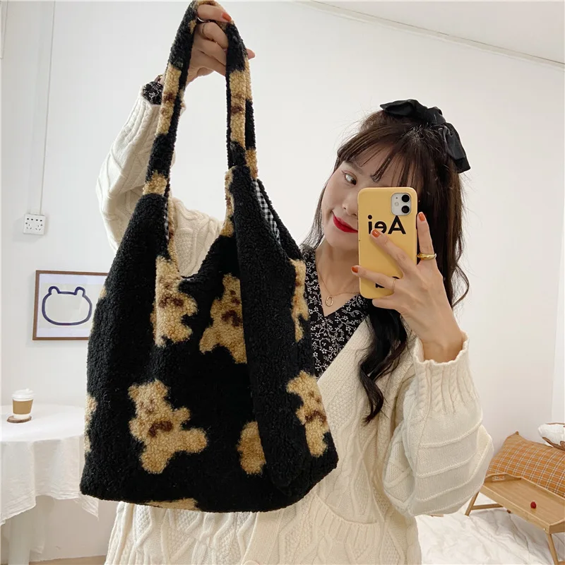 Female Tote Bag Autumn Winter Plush Bear Pattern Women's Handbags Shoulder Bags Large Capacity Shopping Bags Canvas Shopper Bag
Female Tote Bag Autumn Winter Plush Bear Pattern Women's Handbags Shoulder Bags Large Capacity Shopping Bags Canvas Shopper Bag
