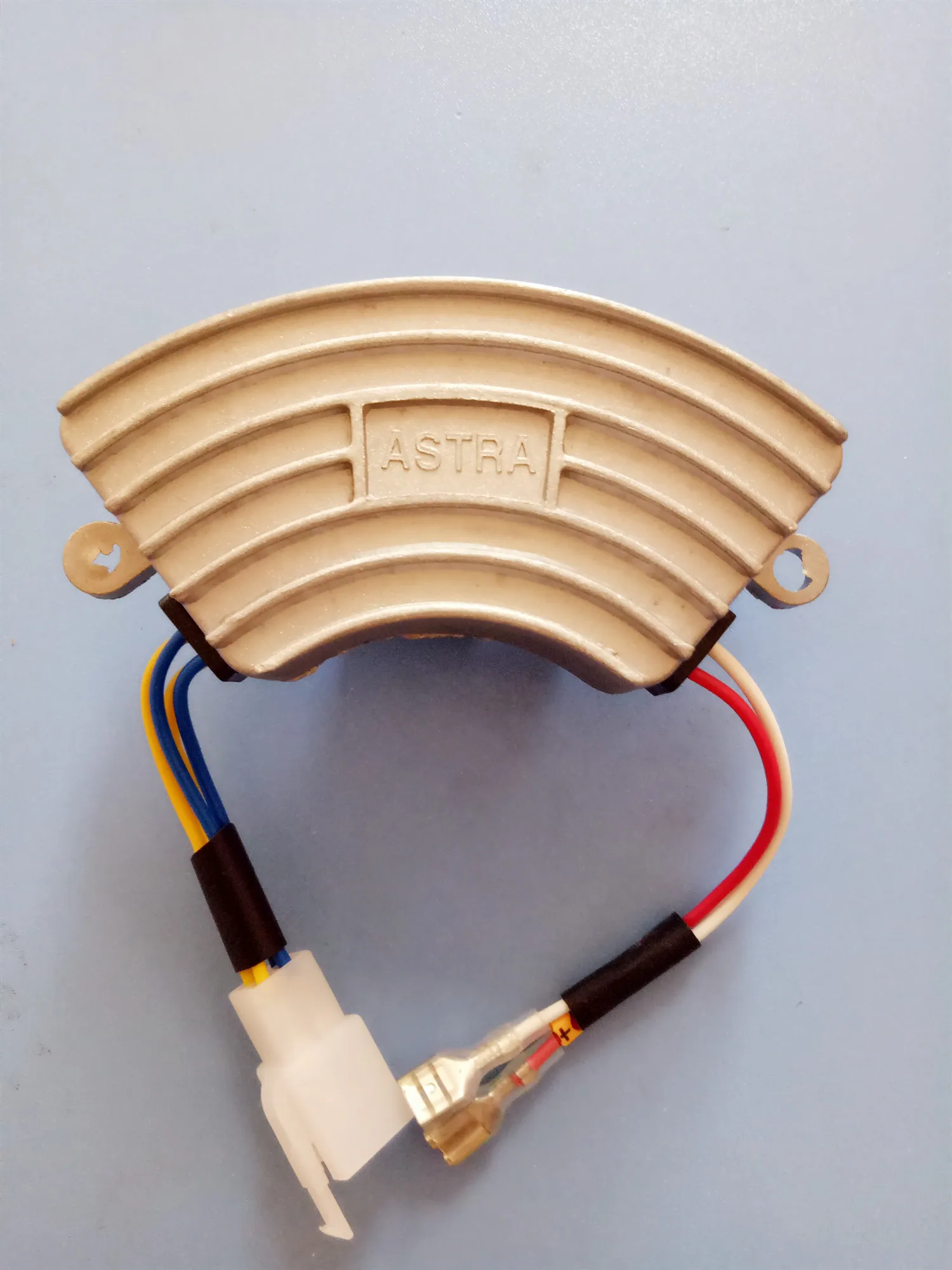 AVR2-1 2KW 2.5KW 3KW Generator AVR Aluminum Can 220UF 250VAC 168F Automatic Voltage Regulator Parts Accessory
AVR2-1 2KW 2.5KW 3KW Generator AVR Aluminum Can 220UF 250VAC 168F Automatic Voltage Regulator Parts Accessory