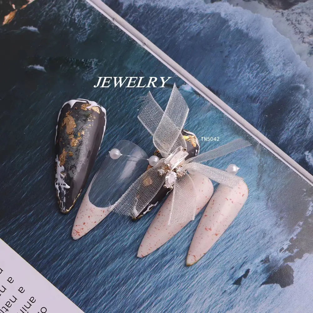 5pcs Zircon lace butterfly nail art zircon nail jewelry crystals rhinestones nails accessories nail art decorations nail charms
5pcs Zircon lace butterfly nail art zircon nail jewelry crystals rhinestones nails accessories nail art decorations nail charms