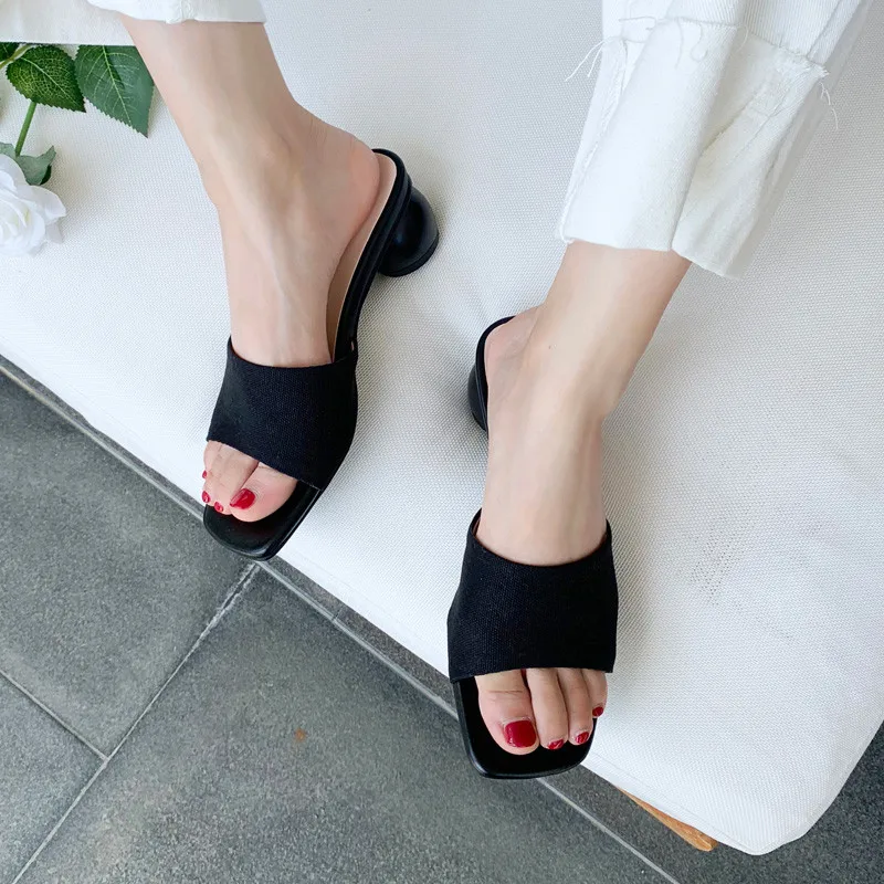 YQBTDL 2024 New Arrival Beige Black Comfortable Cloth Women Slides Strange Chunky Heels Summer Women Shoes Slippers Size 34-43
YQBTDL 2024 New Arrival Beige Black Comfortable Cloth Women Slides Strange Chunky Heels Summer Women Shoes Slippers Size 34-43