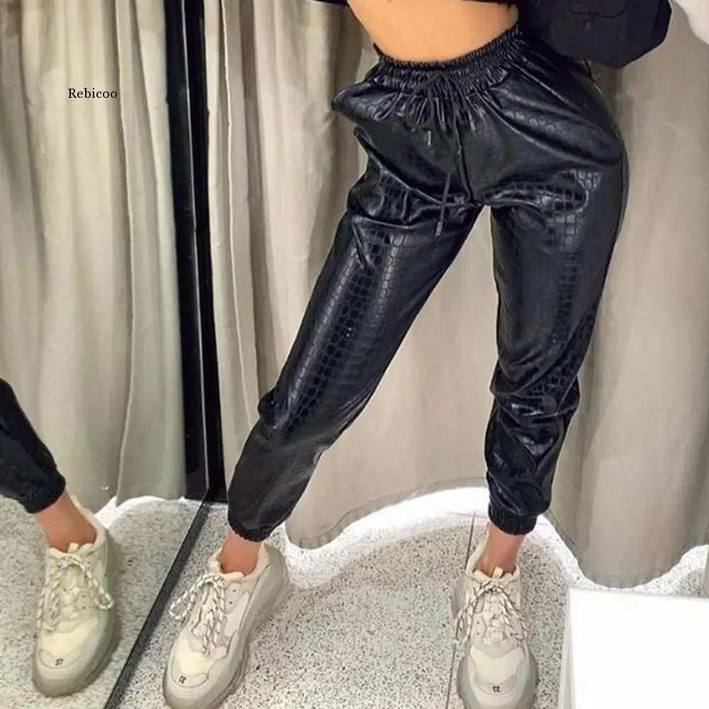 Vintage Leather Pleated Loose Drawstring Pu Trousers Crocodile Pattern Faux Leather Pu Pants Women's Autumn Winter Streetwear
Vintage Leather Pleated Loose Drawstring Pu Trousers Crocodile Pattern Faux Leather Pu Pants Women's Autumn Winter Streetwear