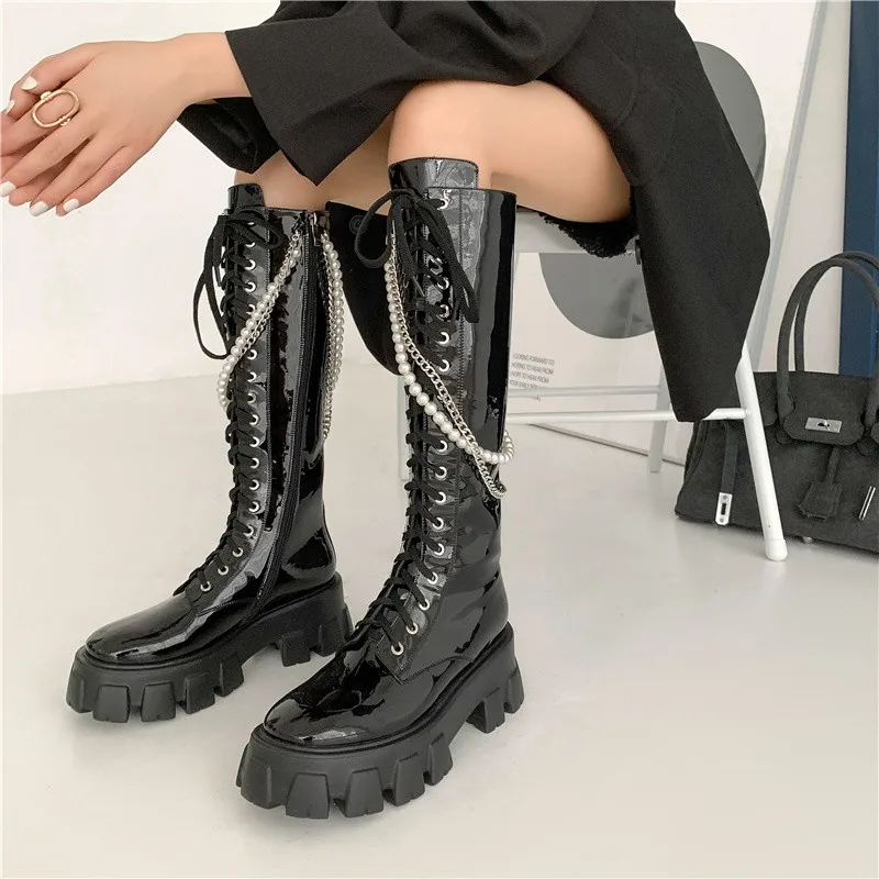 2022 New Full Cow Genuine Leather Motorcycle Boots Women Square High Heels Lace Up Winter Boots Ladies Knight Knee High Boots
2022 New Full Cow Genuine Leather Motorcycle Boots Women Square High Heels Lace Up Winter Boots Ladies Knight Knee High Boots