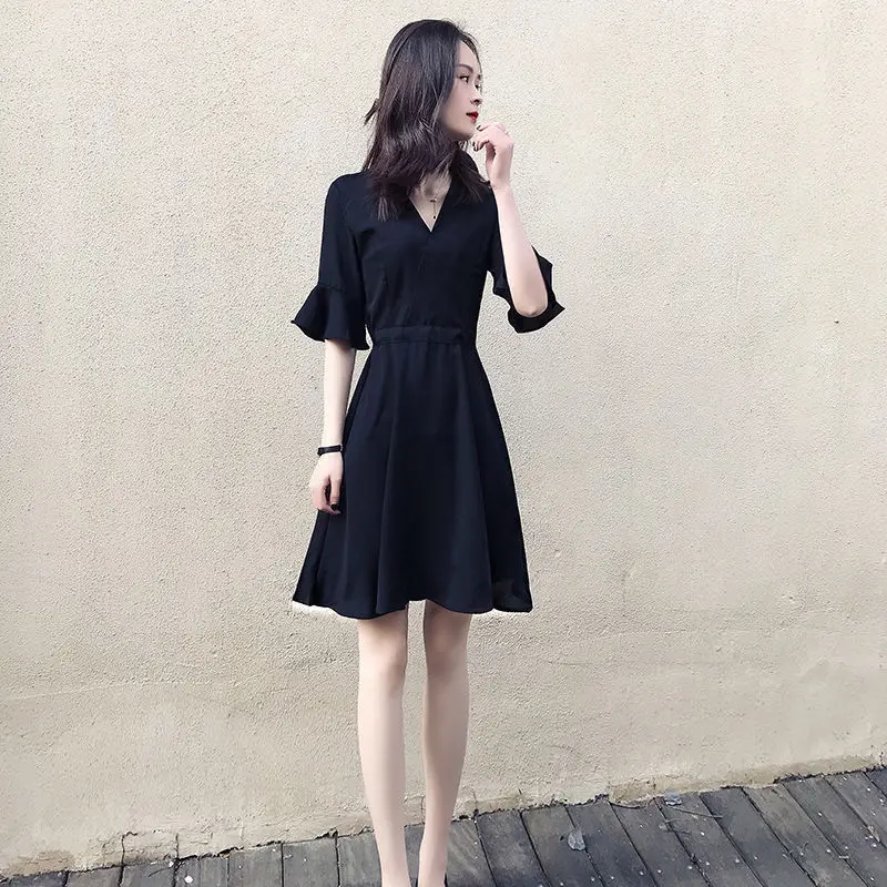 Elegant Black V Neck Bodycon Dress Women Summer Puff Sleeve Short Dress A-line Pleated Vestido Lady Skirt High Waist Dresses
Elegant Black V Neck Bodycon Dress Women Summer Puff Sleeve Short Dress A-line Pleated Vestido Lady Skirt High Waist Dresses