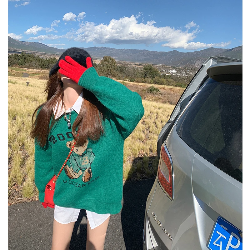 Women's Green Christmas Bear Wweater Women's Autumn and Winter Retro Lazy Wind Cute Korean Loose Pullover Knit Round Neck Top
Women's Green Christmas Bear Wweater Women's Autumn and Winter Retro Lazy Wind Cute Korean Loose Pullover Knit Round Neck Top