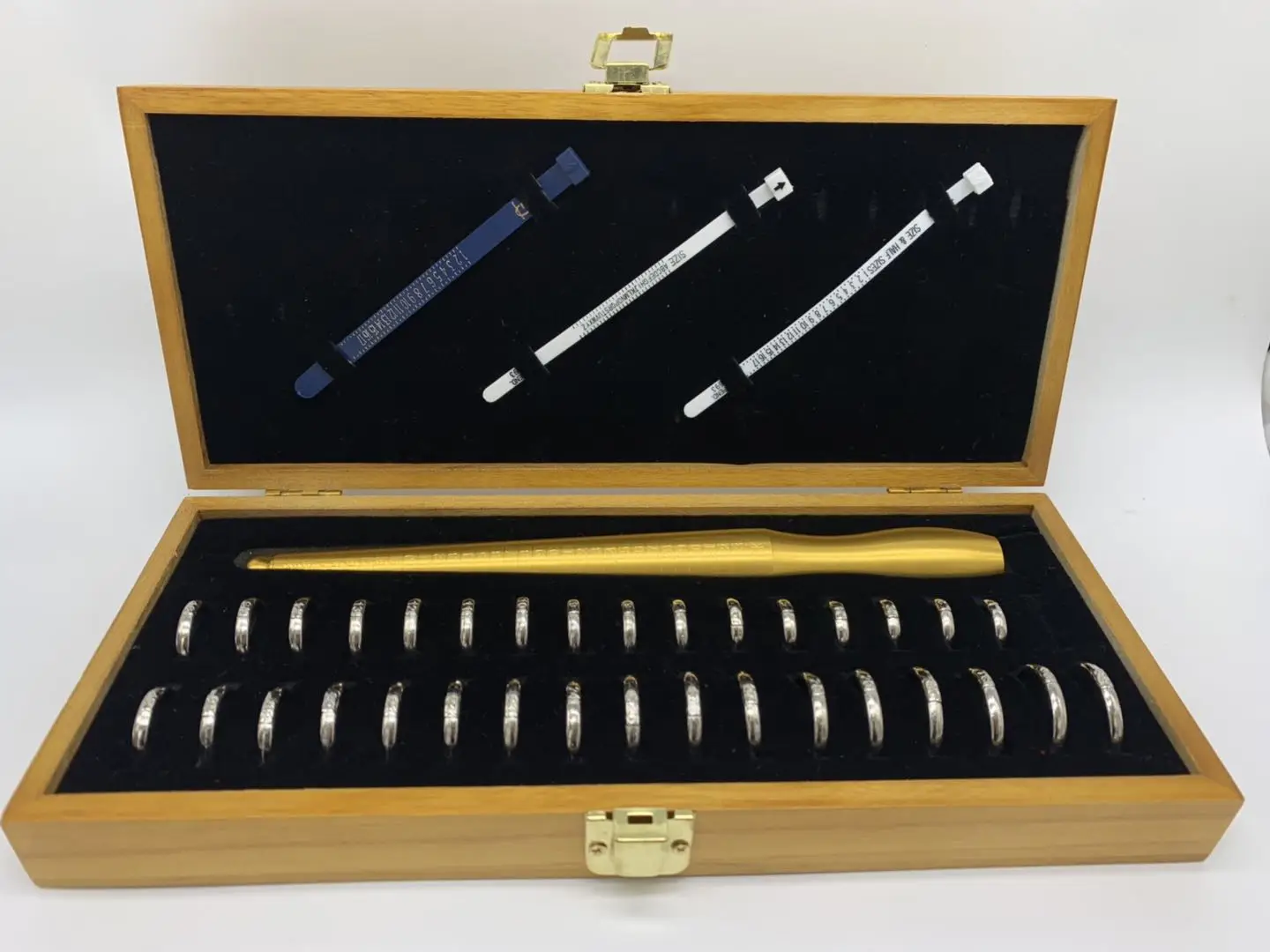 Jewellery Tools Ring Size Mandrel Stick Finger Gauge Ring Sizer Measuring craft jewelry tool Set Ring Size Standard Circle Sets
Jewellery Tools Ring Size Mandrel Stick Finger Gauge Ring Sizer Measuring craft jewelry tool Set Ring Size Standard Circle Sets