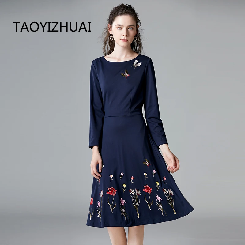 TAOYIZHUAI vintage dress blue O neck Knee length butterfly embroidery wrist sleeves party office lady dress party vestidos
TAOYIZHUAI vintage dress blue O neck Knee length butterfly embroidery wrist sleeves party office lady dress party vestidos