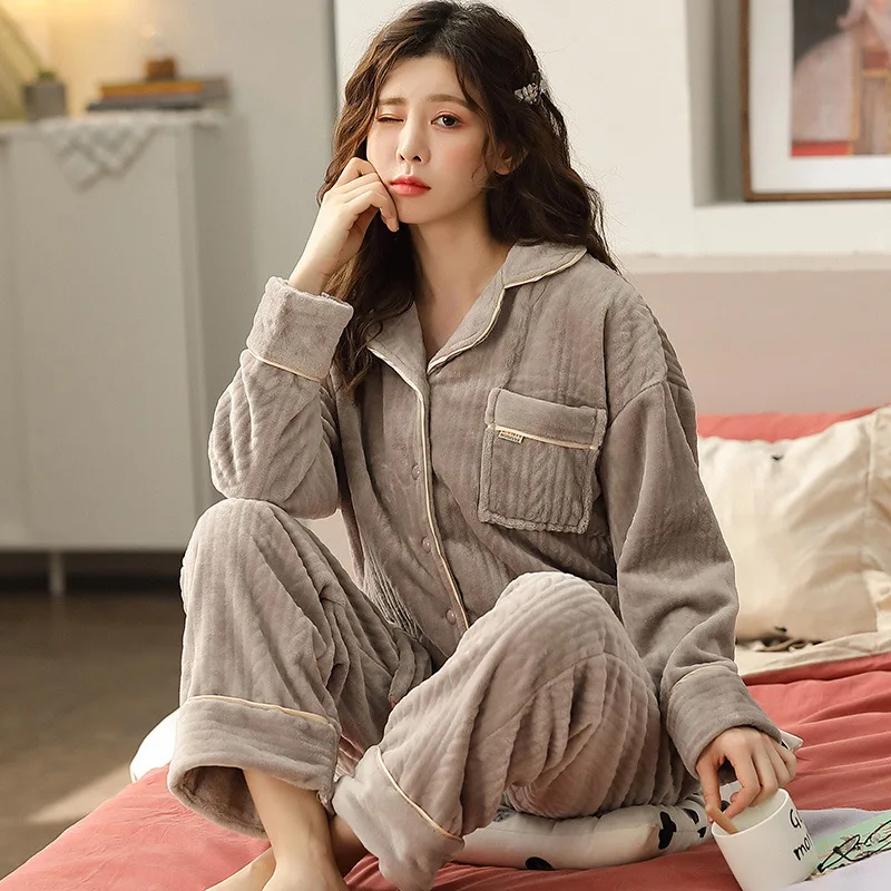 Autumn and Winter Pajamas Women's Smoke Gray Thickened Plus Velvet Two-piece Suit Feminine Home Clothing
Autumn and Winter Pajamas Women's Smoke Gray Thickened Plus Velvet Two-piece Suit Feminine Home Clothing