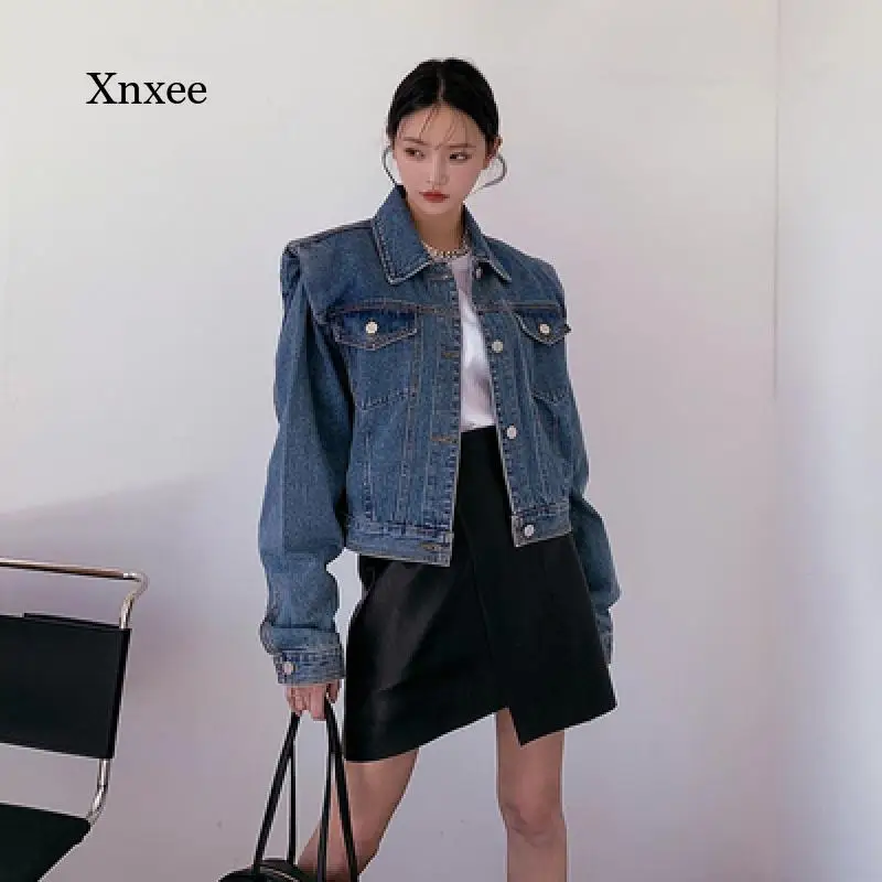 Padded Shoulder Denim Jacket Retro Pleated Loose Women Long Sleeve Lapel Chic All-Match Short Blue Y2K Denim Coat Lady Tops
Padded Shoulder Denim Jacket Retro Pleated Loose Women Long Sleeve Lapel Chic All-Match Short Blue Y2K Denim Coat Lady Tops