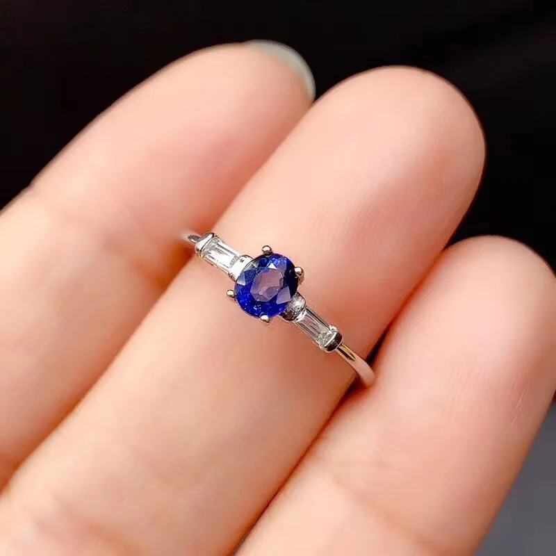 New high-quality royal blue 925 silver ring natural sapphire ring high-end elegant fashion compact
New high-quality royal blue 925 silver ring natural sapphire ring high-end elegant fashion compact