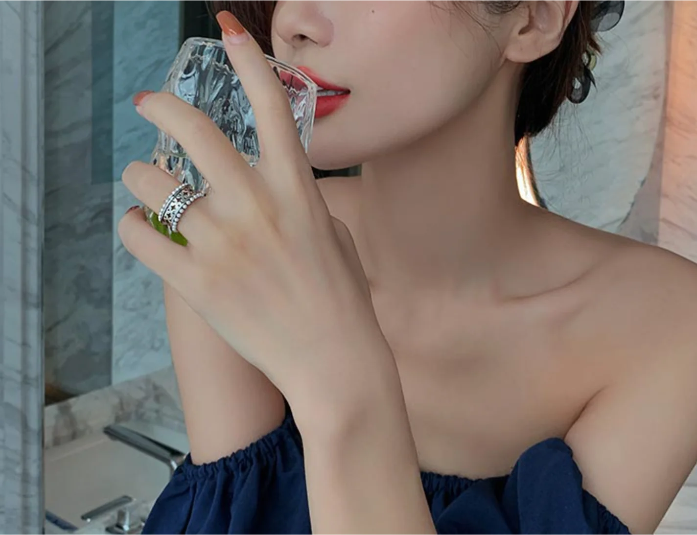2023 trend Silver wide face pearl vintage Unusual Alloy fashion rings for women jewelry
2023 trend Silver wide face pearl vintage Unusual Alloy fashion rings for women jewelry