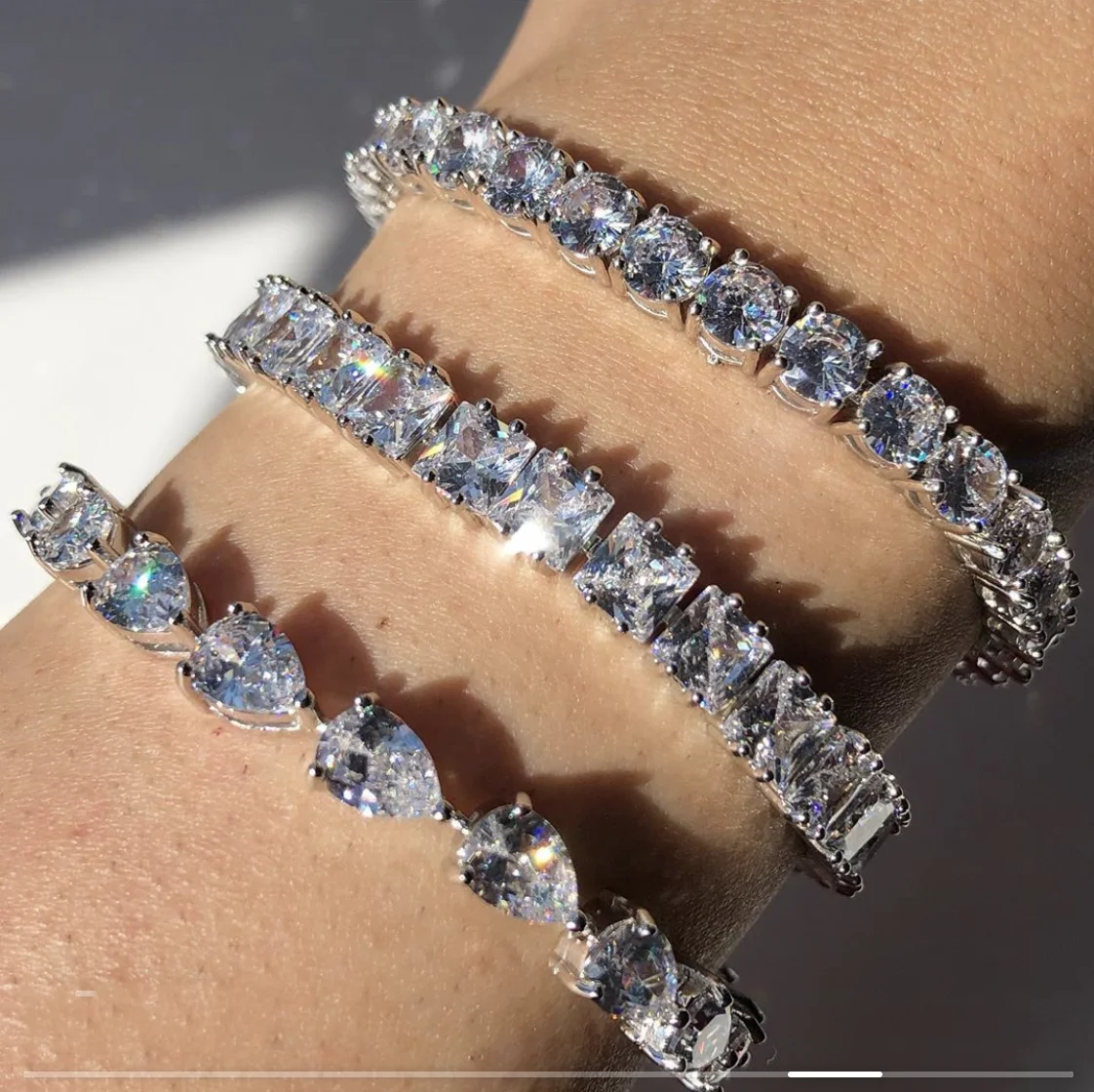 Shine Round square Simulated Diamond Bracelets For Women Luxury 14K white gold filled Engagement Wedding gemstone Jewelry 18cm
Shine Round square Simulated Diamond Bracelets For Women Luxury 14K white gold filled Engagement Wedding gemstone Jewelry 18cm
