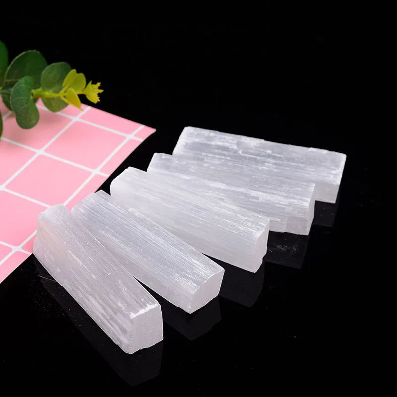 1pc Natural White Selenite Plaster Slice Ore Mineral Reiki Healing Home Decoration Collection Souvenir Gifts
1pc Natural White Selenite Plaster Slice Ore Mineral Reiki Healing Home Decoration Collection Souvenir Gifts