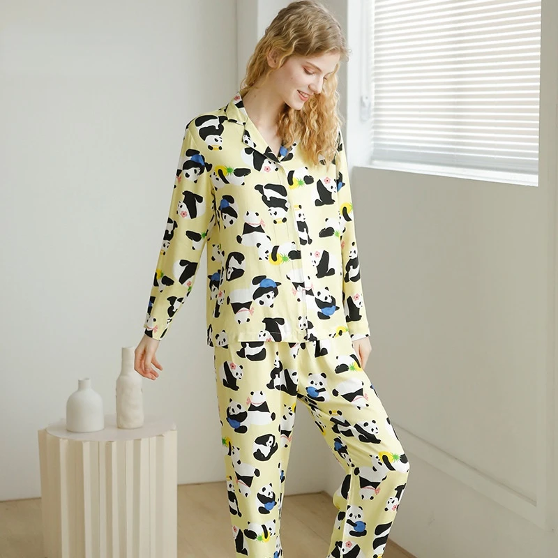 2021 Satin Pajamas Women's Autumn Yellow Panda Long Sleeve Two-piece Pants Suit Printed Home Clothes Viscose Cartoon Sleepwear
2021 Satin Pajamas Women's Autumn Yellow Panda Long Sleeve Two-piece Pants Suit Printed Home Clothes Viscose Cartoon Sleepwear