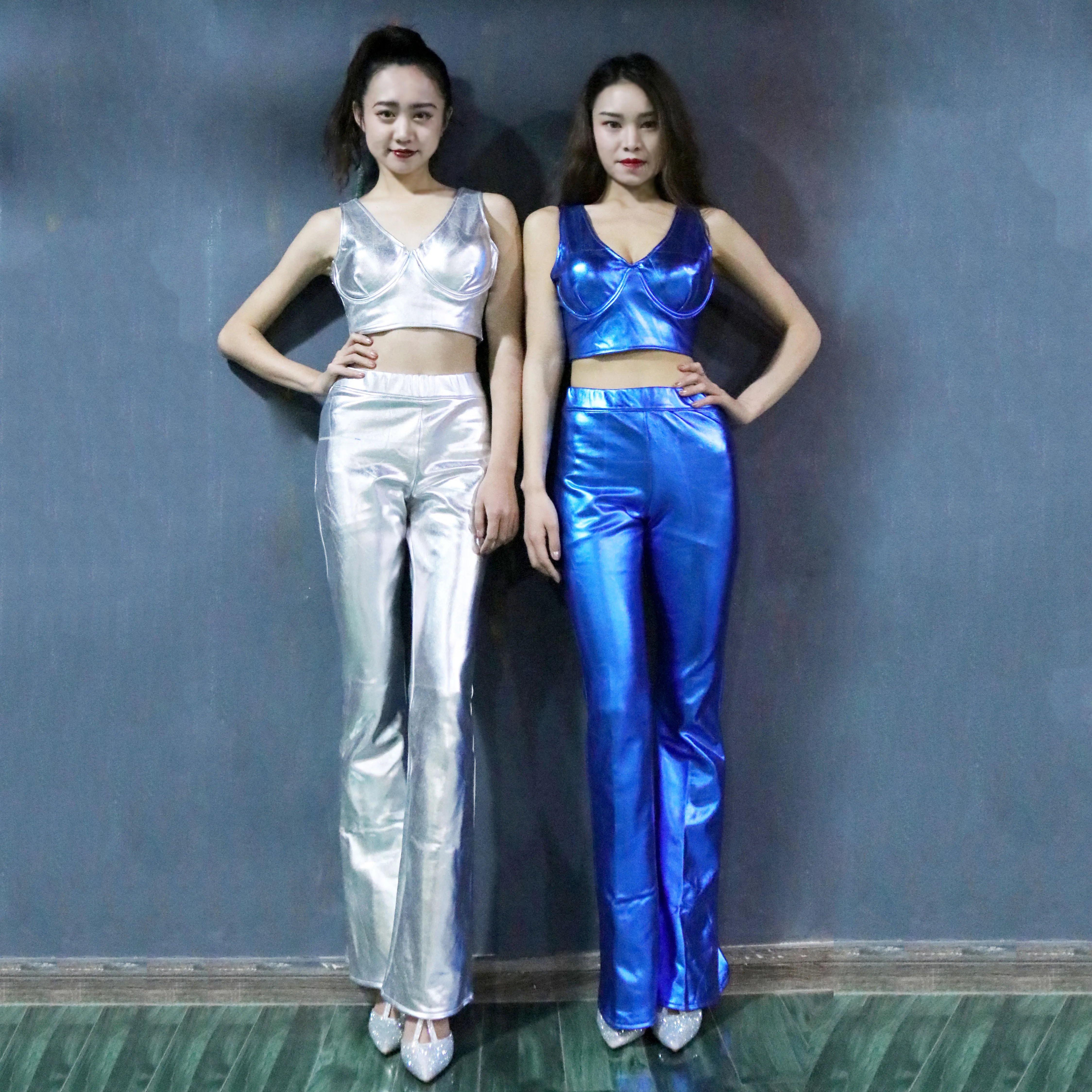 New Nightclub Bar Female Singer DJ Costume Sexy Bra Flared Pants Two-Piece For Women Jazz Dance Performance Costume Suit DWY4461
New Nightclub Bar Female Singer DJ Costume Sexy Bra Flared Pants Two-Piece For Women Jazz Dance Performance Costume Suit DWY4461