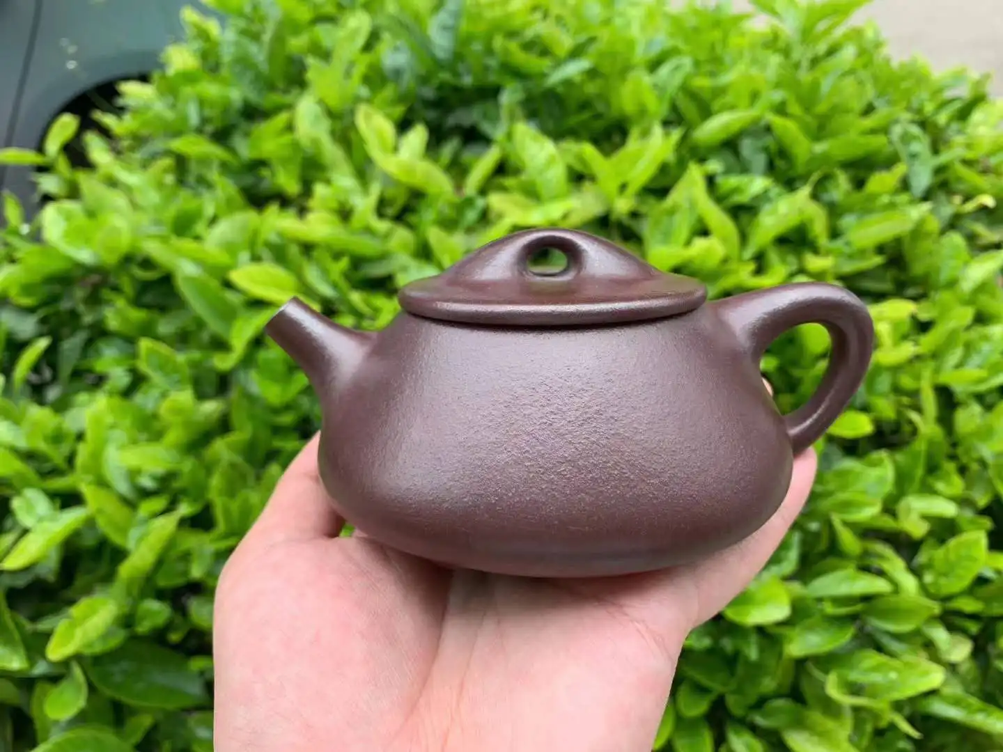 Пурпурный Глиняный Чайник из исинской глины, чистый ручной работы, Jingzhou shipao, сырье из Красного Камня, куб. См, чайник из фиолетовой глины Gong Meijuan
Пурпурный Глиняный Чайник из исинской глины, чистый ручной работы, Jingzhou shipao, сырье из Красного Камня, куб. См, чайник из фиолетовой глины Gong Meijuan