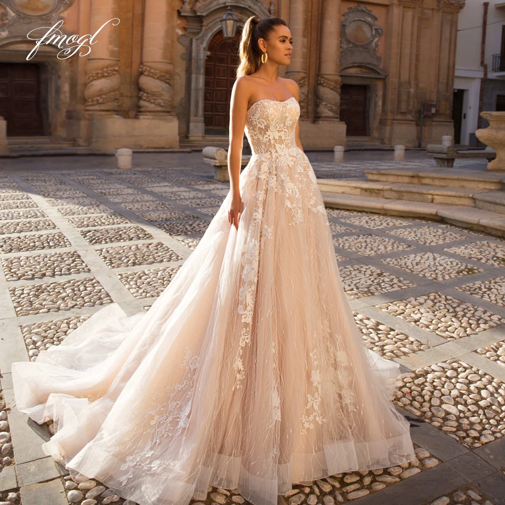 Fmogl Sexy Backless Strapless Lace Vintage Wedding Dresses Luxury Off The Shoulder Appliques Court Train A Line Bride Gown
Fmogl Sexy Backless Strapless Lace Vintage Wedding Dresses Luxury Off The Shoulder Appliques Court Train A Line Bride Gown