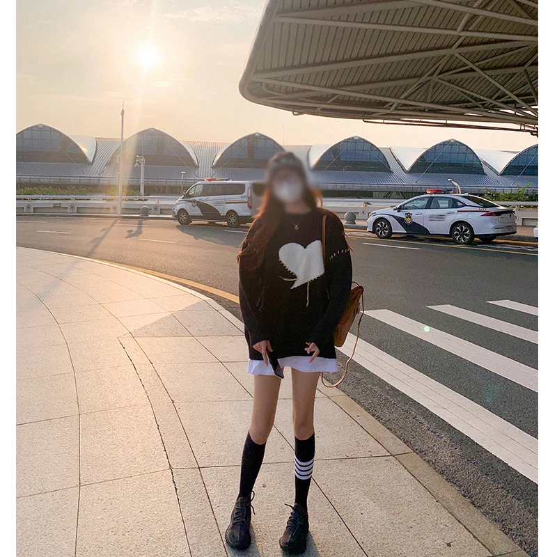 Love Tassel Pullover Sweater Female Letters Decoration Autumn and Winter Loose and Lazy Design Sense Knitting Long-sleeved Top
Love Tassel Pullover Sweater Female Letters Decoration Autumn and Winter Loose and Lazy Design Sense Knitting Long-sleeved Top