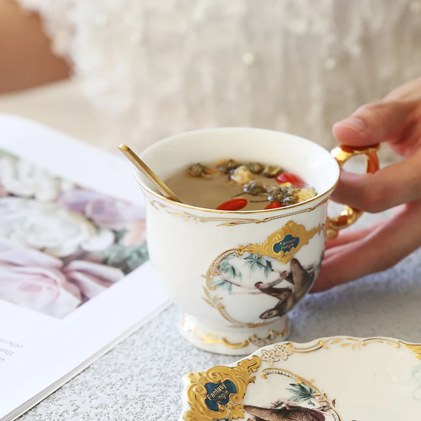 European Bone China Coffee Cup Set with Spoon Forest Animal Design Espresso Cafe Cup Luxury Floral Tea Sets Ceramic
European Bone China Coffee Cup Set with Spoon Forest Animal Design Espresso Cafe Cup Luxury Floral Tea Sets Ceramic