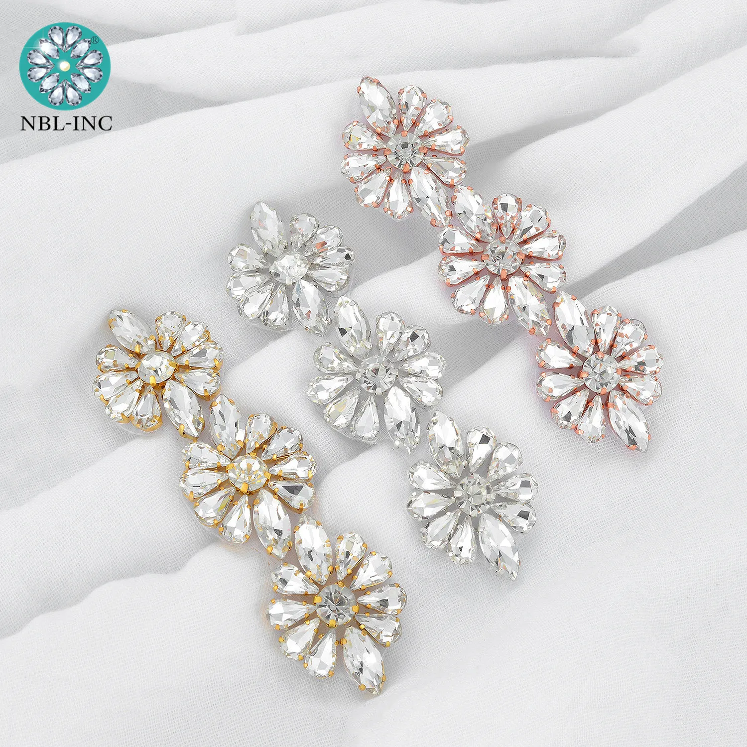 (30pcs) Wholesale Silver Rhinestone Crystal applique patch silver rose gold iron on for dress shoe accessories WDD1133
(30pcs) Wholesale Silver Rhinestone Crystal applique patch silver rose gold iron on for dress shoe accessories WDD1133