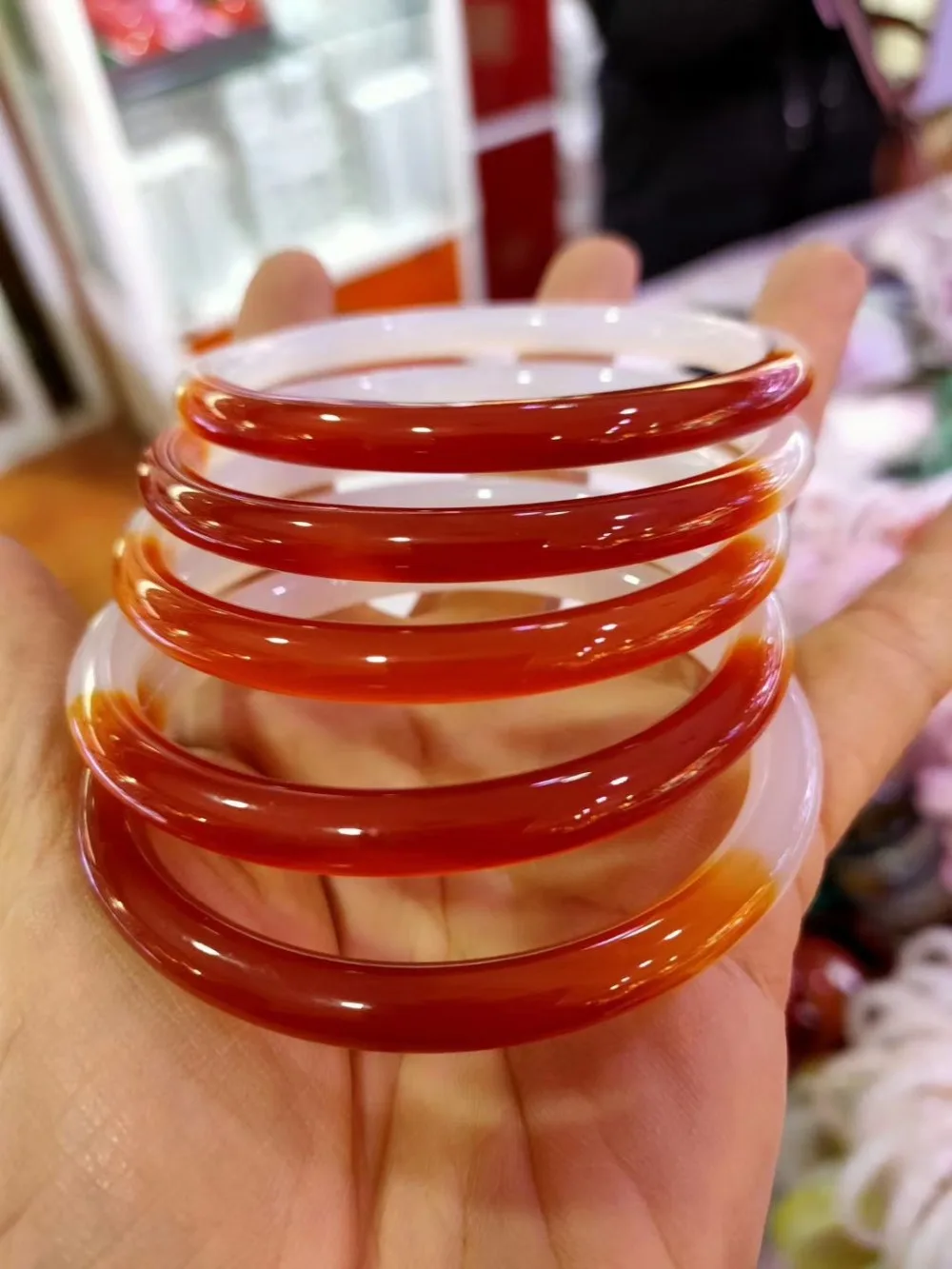 natural cuff white red Chalcedony round BEAUTIFUL sweet women lady charm bangle bracelet luck Bangles Lady Party Gift
natural cuff white red Chalcedony round BEAUTIFUL sweet women lady charm bangle bracelet luck Bangles Lady Party Gift