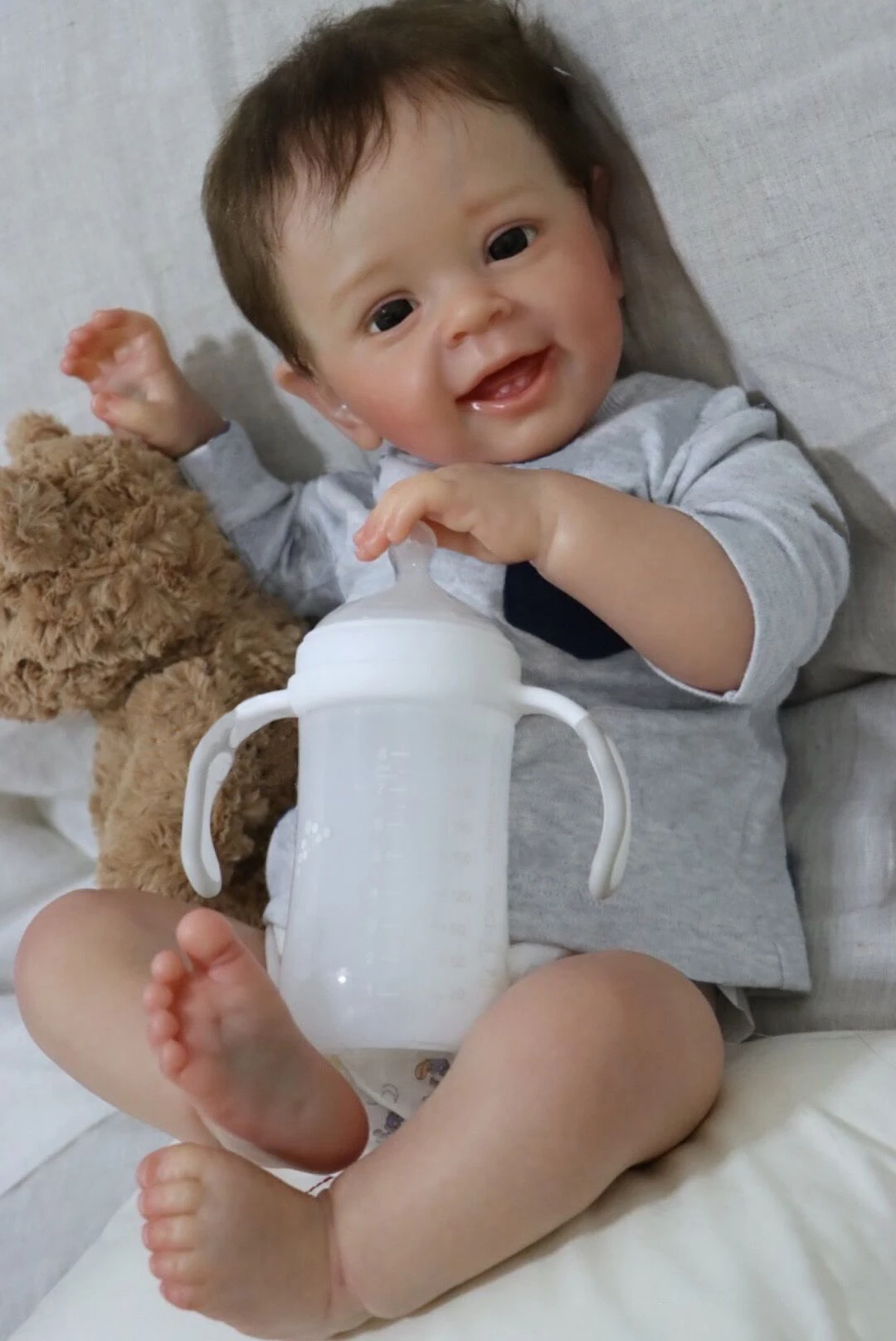 NPK 60 см реалистичная ручная роспись реборн готовая кукла Baby Янник мальчик художественная кукла ручная роспись волос в качестве изображения
NPK 60 см реалистичная ручная роспись реборн готовая кукла Baby Янник мальчик художественная кукла ручная роспись волос в качестве изображения
