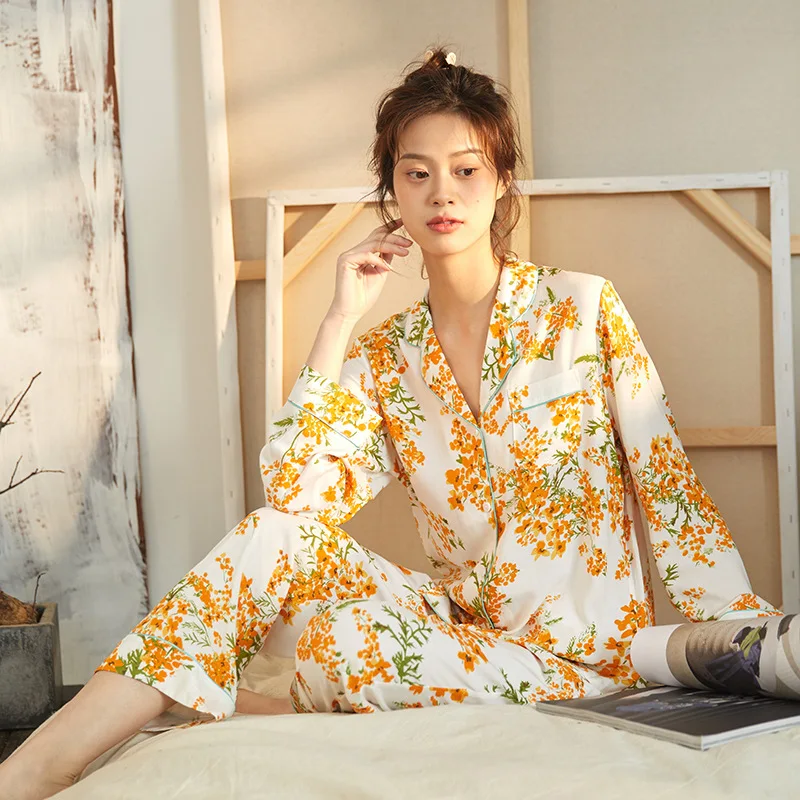 Spring/summer New Fashion Printed Pajamas for Women Long Sleeve Trousers Viscose Home Clothes Lapel Satin Loose Two Piece Set
Spring/summer New Fashion Printed Pajamas for Women Long Sleeve Trousers Viscose Home Clothes Lapel Satin Loose Two Piece Set