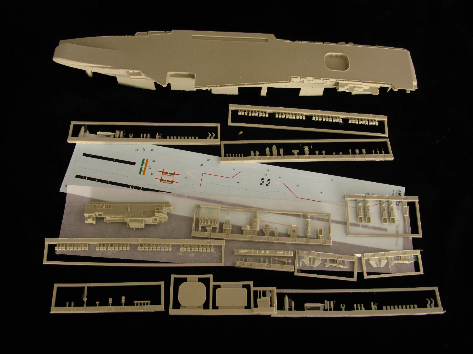 ORANGE HOBBY N07-009 1/700 Resin INS Viraat R22 Aircraft carrier Resin kit Assemble
ORANGE HOBBY N07-009 1/700 Resin INS Viraat R22 Aircraft carrier Resin kit Assemble