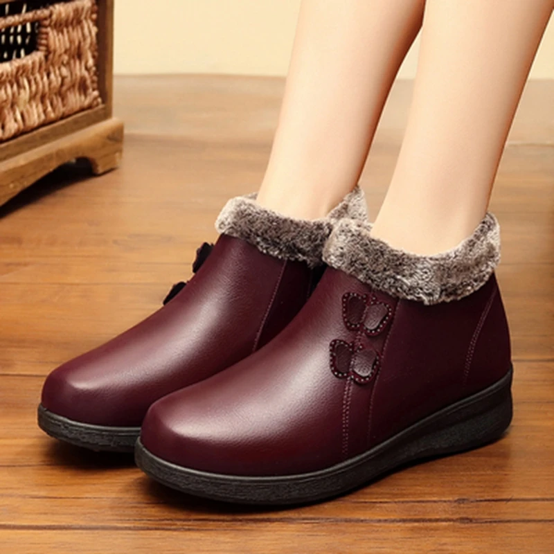 NEW Fashion Soft Leather Women Ankle Boots Women's Warm Fur Casual Shoes Mother Snow Boots Wedge Heels Winter Shoes
NEW Fashion Soft Leather Women Ankle Boots Women's Warm Fur Casual Shoes Mother Snow Boots Wedge Heels Winter Shoes