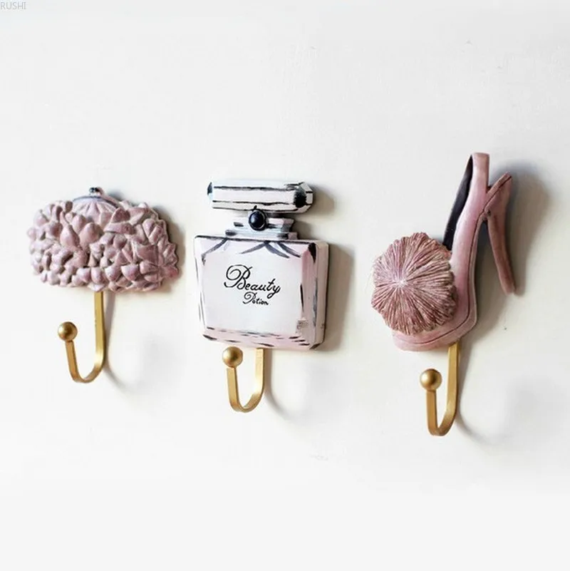 originality Do old resin clothing pothook hanging lady bags Link set Three girls Shop decoration pothook mounted wall hook
originality Do old resin clothing pothook hanging lady bags Link set Three girls Shop decoration pothook mounted wall hook