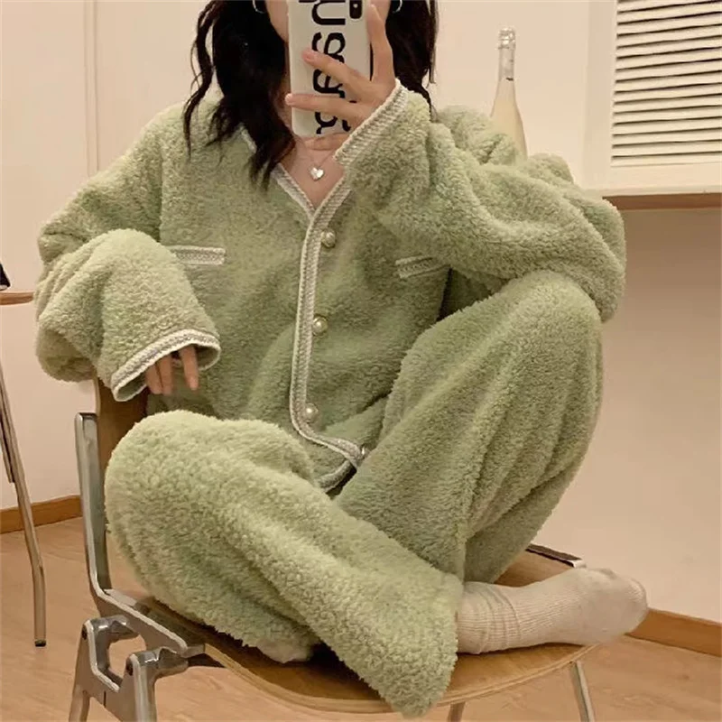 2023 New Pajamas Set Women Winter Coral Velvet Pyjamas Sets Sweet Cute Flannel Long Sleeve Female Homewear Nightwear
2023 New Pajamas Set Women Winter Coral Velvet Pyjamas Sets Sweet Cute Flannel Long Sleeve Female Homewear Nightwear
