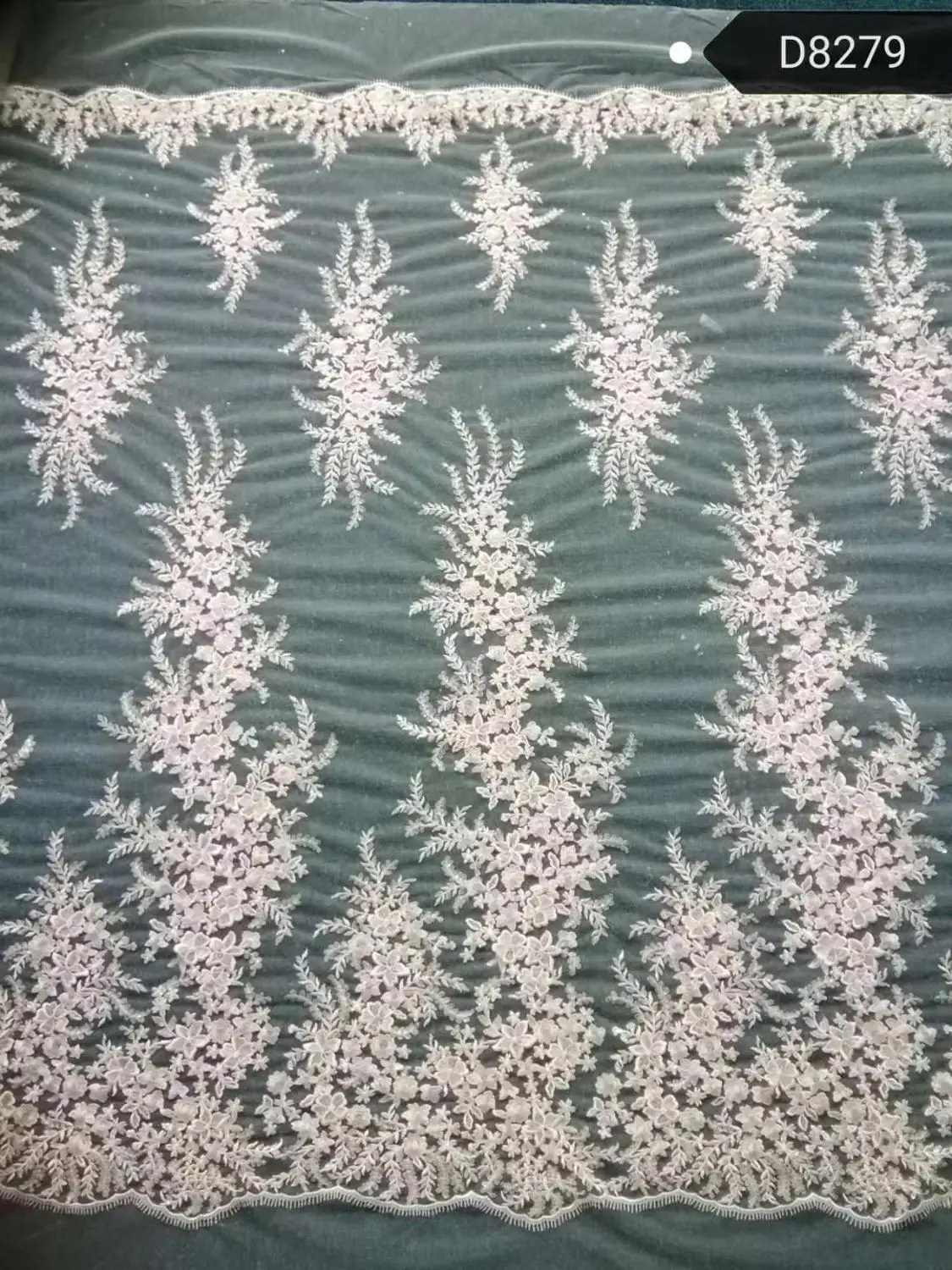 African embroidery sparkly sequined lace fabric for wedding dress 10yards/lots
African embroidery sparkly sequined lace fabric for wedding dress 10yards/lots