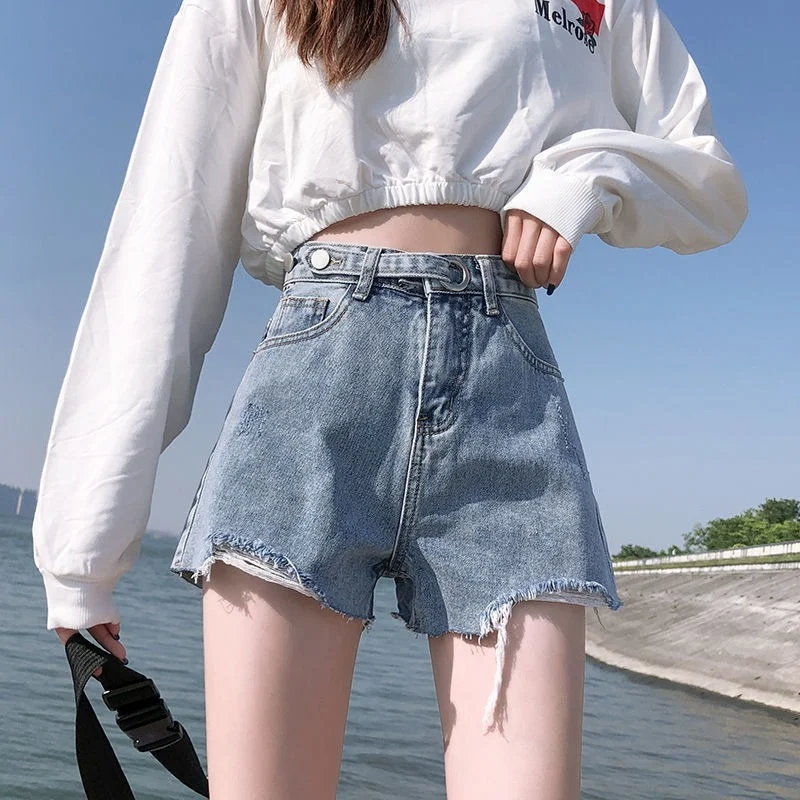 GOOHOJIO 2021 Summer New Fashion Wide Leg Shorts Vintage Jeans High Waist Button Chic Denim Shorts Casual Loose Jean for Female
GOOHOJIO 2021 Summer New Fashion Wide Leg Shorts Vintage Jeans High Waist Button Chic Denim Shorts Casual Loose Jean for Female