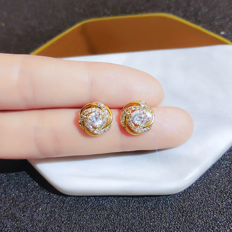 Женские серьги с белым цирконом, красные, элегантные, не проколотые, ювелирные украшения вечерние, дня рождения
Женские серьги с белым цирконом, красные, элегантные, не проколотые, ювелирные украшения вечерние, дня рождения
