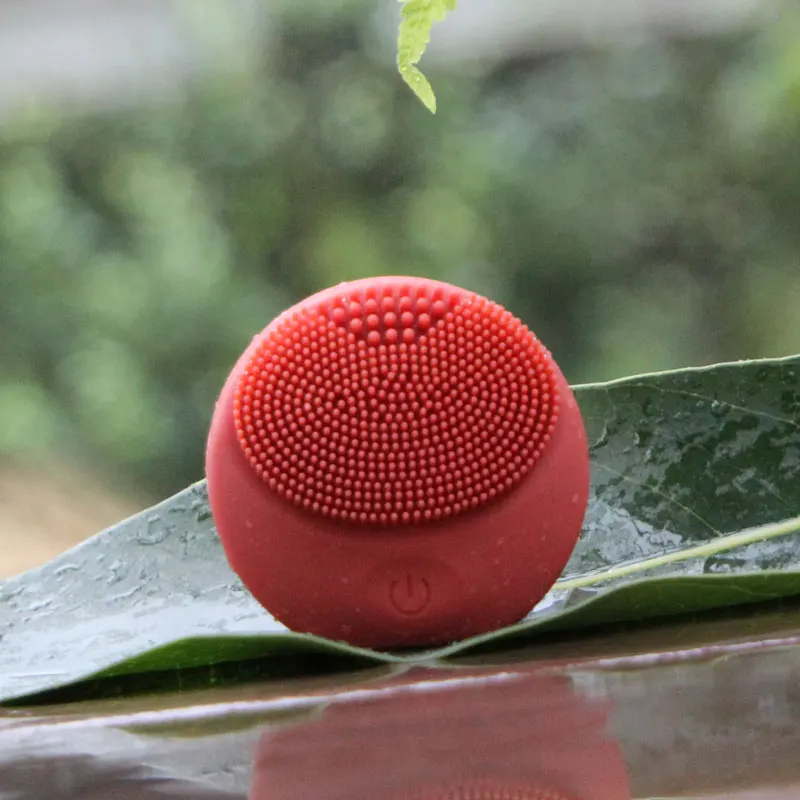 2020 Portable Mini Facial Cleansing Brush Electric Deep Face Clean Brush IPX6 Waterproof Silicone Face Cleansing Brush
2020 Portable Mini Facial Cleansing Brush Electric Deep Face Clean Brush IPX6 Waterproof Silicone Face Cleansing Brush