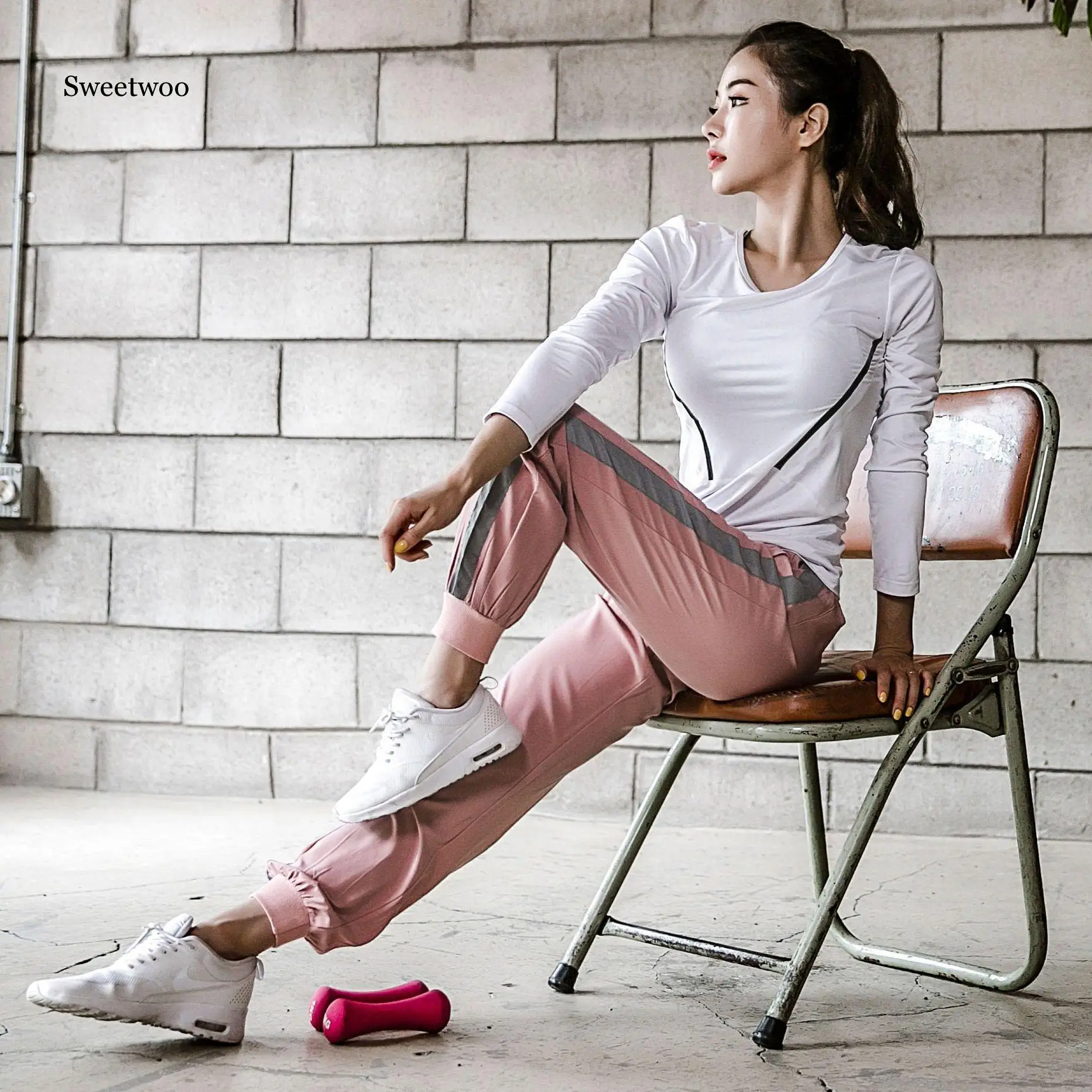 SWEETWOO Women Three Pieces Set Yoga Set Outdoor Fitness Sexy Lady Yoga Bra T-shirts Pants Sports Suit Workout Running Clothes
SWEETWOO Women Three Pieces Set Yoga Set Outdoor Fitness Sexy Lady Yoga Bra T-shirts Pants Sports Suit Workout Running Clothes