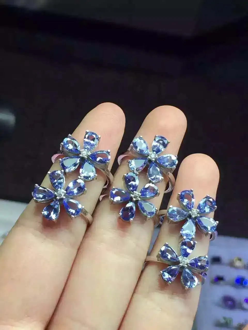 Natural And Real Luxury Tanzanite Rings For Women Solid 925 Sterling Silver Fine Jewelry Female Engagement Ring
Natural And Real Luxury Tanzanite Rings For Women Solid 925 Sterling Silver Fine Jewelry Female Engagement Ring
