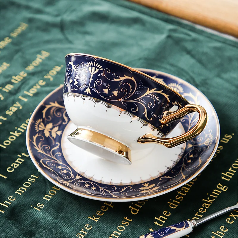 European-style home bone China ceramic coffee cup and saucer Phnom Penh suit court wind tea cup flower English tea set
European-style home bone China ceramic coffee cup and saucer Phnom Penh suit court wind tea cup flower English tea set