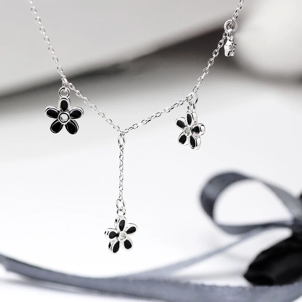 Fashion Vintage 925 Sterling Silver Clover Pendant Necklace for Women Trend Chain Collar Choker Jewelry Birthday Gifts 
Fashion Vintage 925 Sterling Silver Clover Pendant Necklace for Women Trend Chain Collar Choker Jewelry Birthday Gifts