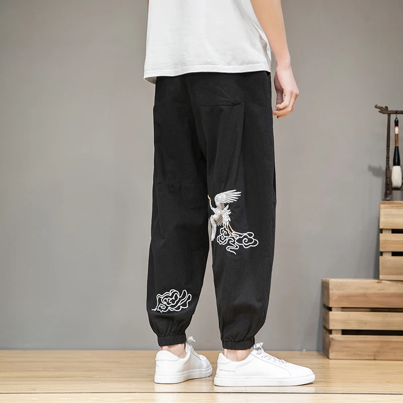 Japanese Kimono Men Pants Loose Harajuku Trousers Japan Traditional Asian Clothing Yukata Style Embroidered Male Harem Costume
Japanese Kimono Men Pants Loose Harajuku Trousers Japan Traditional Asian Clothing Yukata Style Embroidered Male Harem Costume