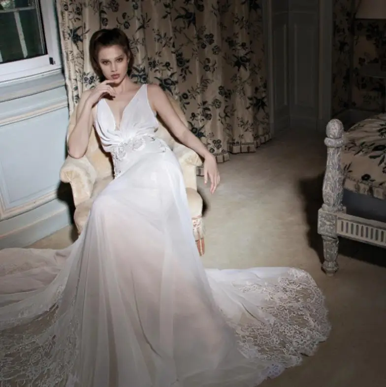 free shipping 2016 woman dress designer new fashion V-neck white long chiffon lace breded plus size wedding dresses bridal gowns
free shipping 2016 woman dress designer new fashion V-neck white long chiffon lace breded plus size wedding dresses bridal gowns