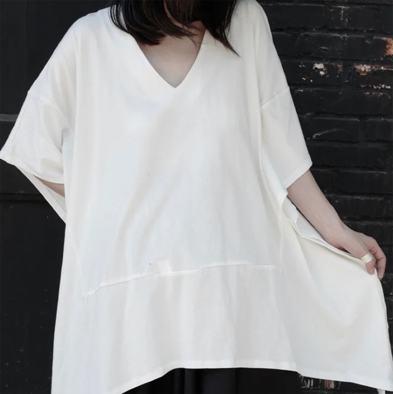 The new ladies to this loose short-sleeved T-shirt with round collars in plain color this summer is a fashion to follow
The new ladies to this loose short-sleeved T-shirt with round collars in plain color this summer is a fashion to follow