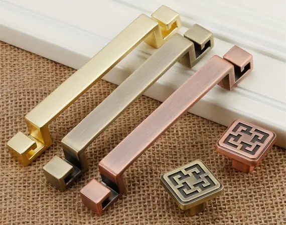 2.5" 3.75" Vintage Dresser Handle Drawer Pulls Knobs Kitchen Cabinet Handles Antique Bronze Brass Gold Rectangular Door Handles
2.5" 3.75" Vintage Dresser Handle Drawer Pulls Knobs Kitchen Cabinet Handles Antique Bronze Brass Gold Rectangular Door Handles