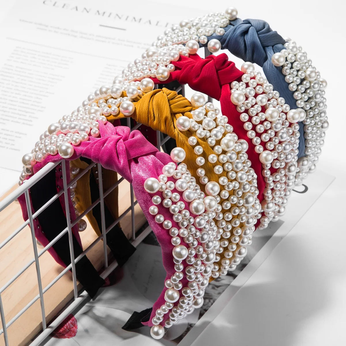 Sweet and Fashionable Cloth Art Hair Bands Hair Accessories Knot Full Pearl Headband Female Head Hoop Hair Jewelry
Sweet and Fashionable Cloth Art Hair Bands Hair Accessories Knot Full Pearl Headband Female Head Hoop Hair Jewelry