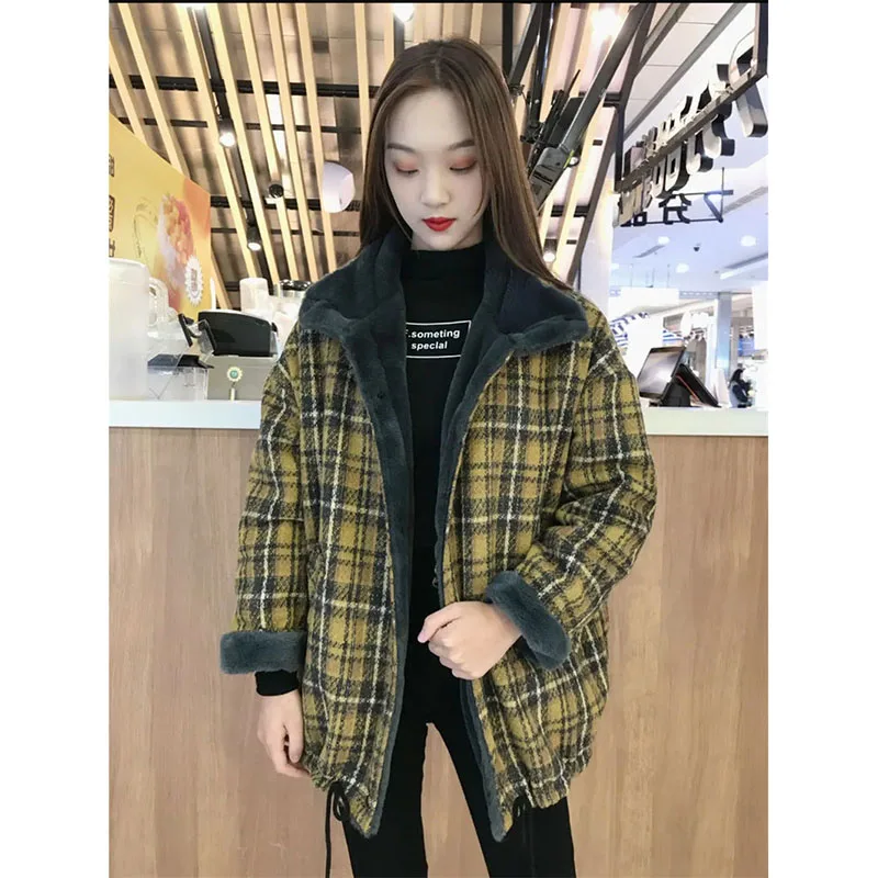 Lamb Wool Coat Women's Woolen Overcoat New Winter Jacket Mid-Length Loose Plaid Add Velvet Thick Warm Cotton Coats Female
Lamb Wool Coat Women's Woolen Overcoat New Winter Jacket Mid-Length Loose Plaid Add Velvet Thick Warm Cotton Coats Female