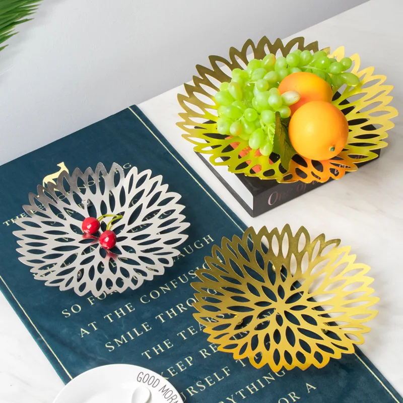 Nordic simple metal hollow fruit storage basket iron fruit tray creative home living room desktop snack storage basket
Nordic simple metal hollow fruit storage basket iron fruit tray creative home living room desktop snack storage basket